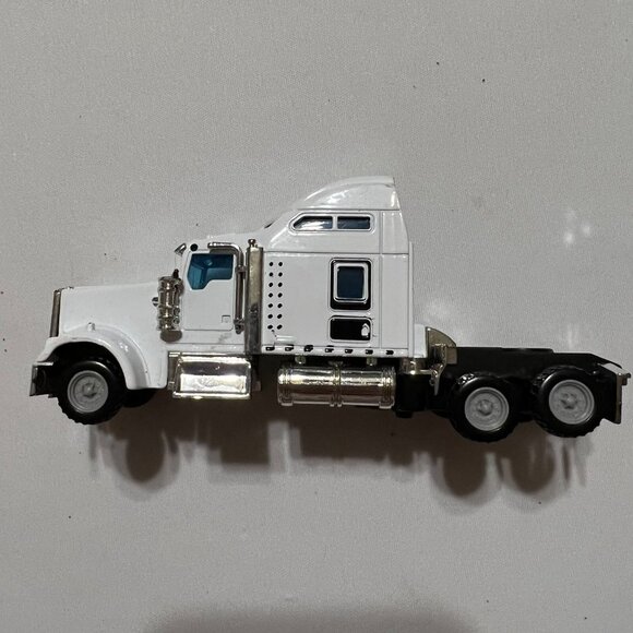 Semi Tractor Trailer Truck Cab 1/32 Diecast Metal Model Toy White - Picture 3 of 11